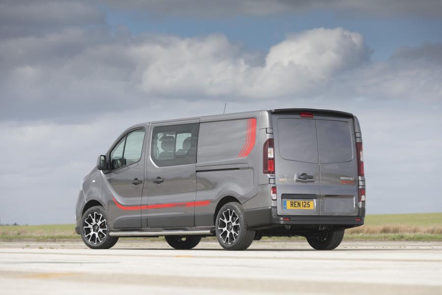  Renault Trafic Sport+ Crew Van 2018 года  (UK) (фото 2 из 4)